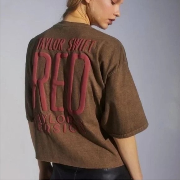 Red (Taylor’s Version) Urban Outfitters Crop - Picture 3 of 5